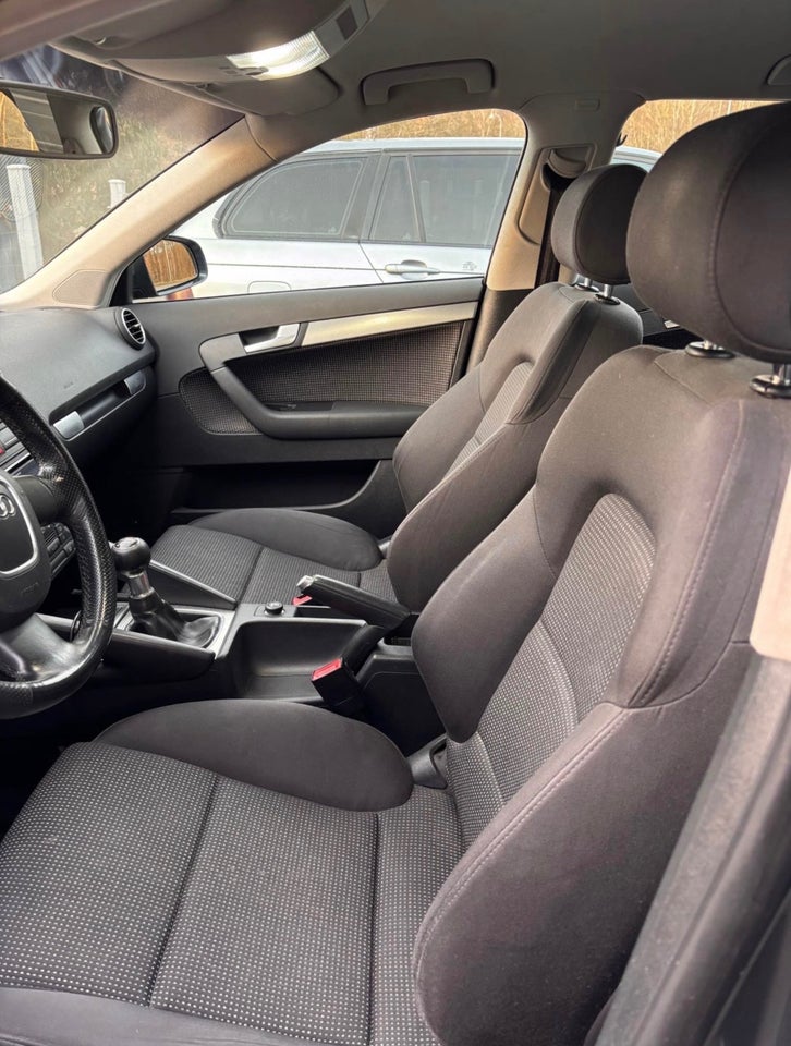 Audi A3 2,0 FSi Attraction Sportback 5d