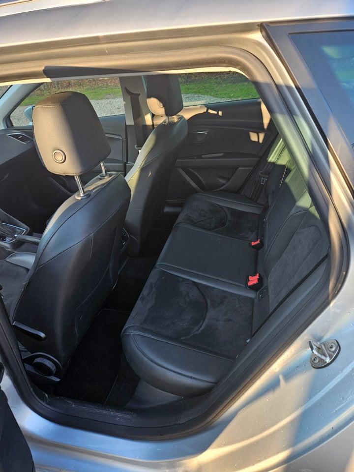 Seat Leon 1,6 TDi 110 Style ST DSG 5d