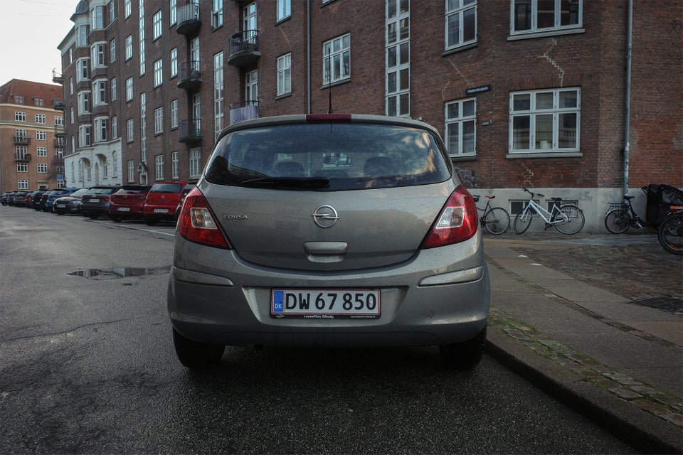 Opel Corsa 1,2 16V Enjoy 5d