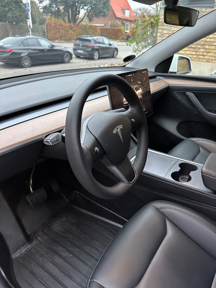 Tesla Model Y Long Range AWD 5d