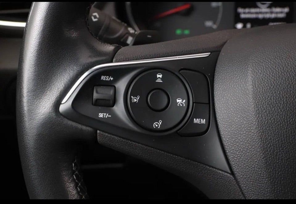 Opel Grandland X 1,6 Hybrid4 Ultimate aut. 5d