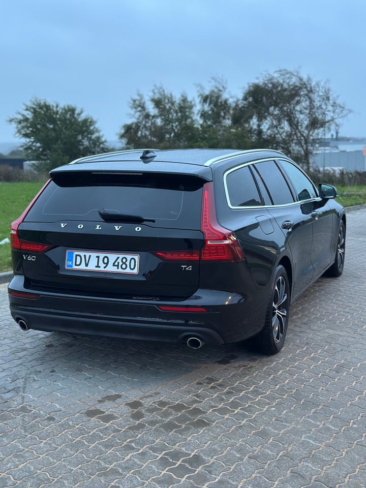 Volvo V60 2,0 T4 190 Momentum aut. 5d