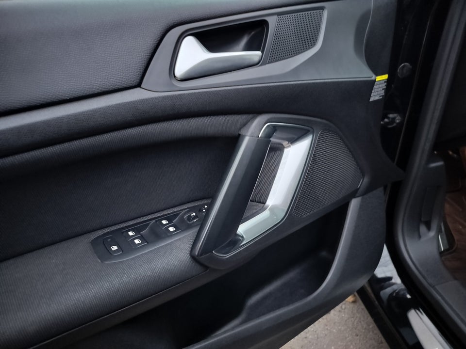 Peugeot 308 1,5 BlueHDi 130 Style SW 5d