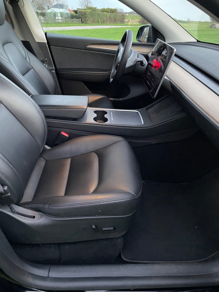 Tesla Model Y Long Range AWD 5d