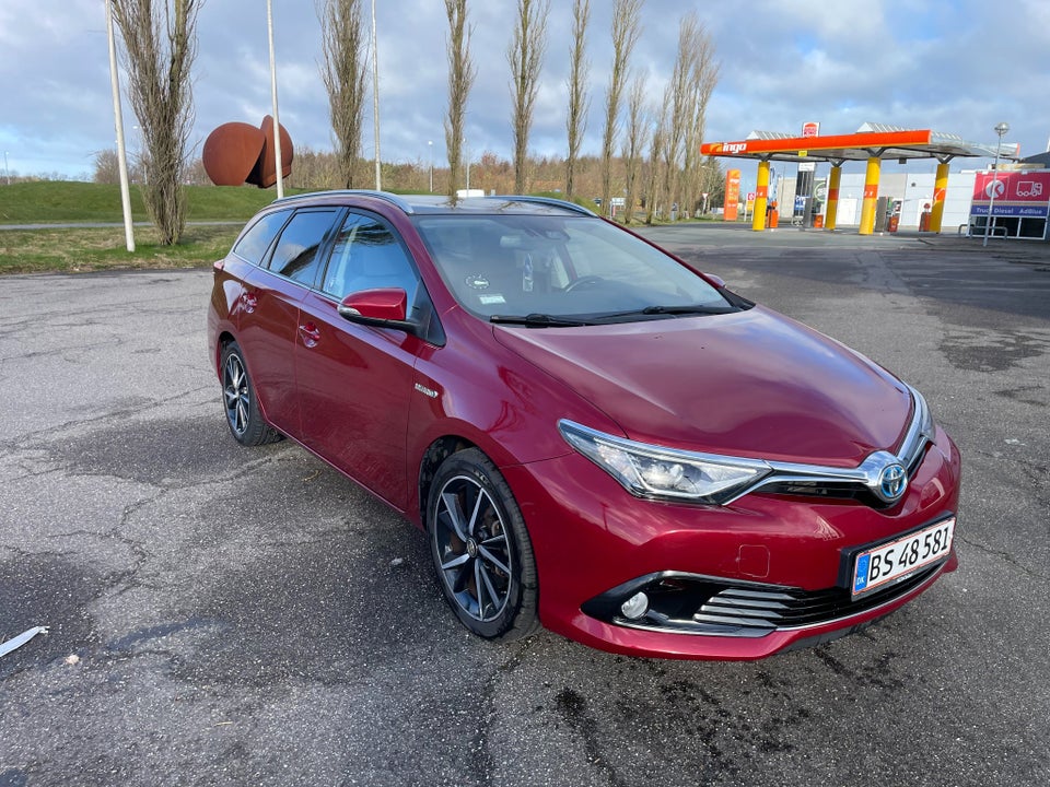 Toyota Auris 1,8 Hybrid H4 Touring Sports CVT 5d