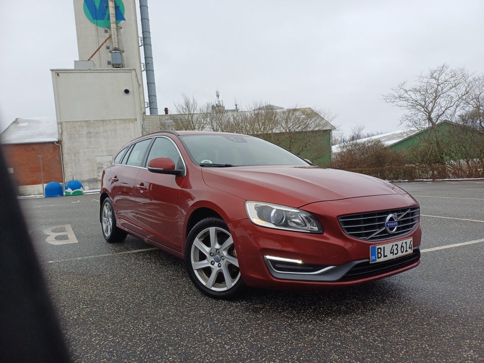 Volvo V60 2,0 D4 163 Momentum 5d