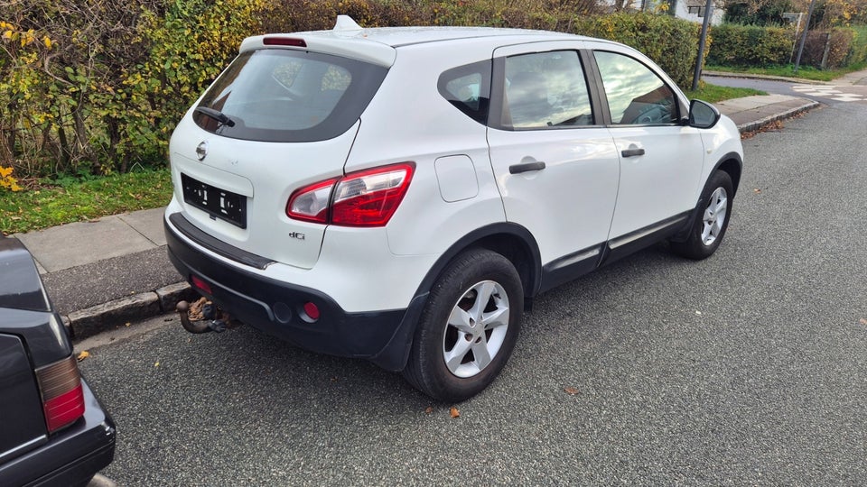 Nissan Qashqai 1,5 dCi 110 Tekna 5d