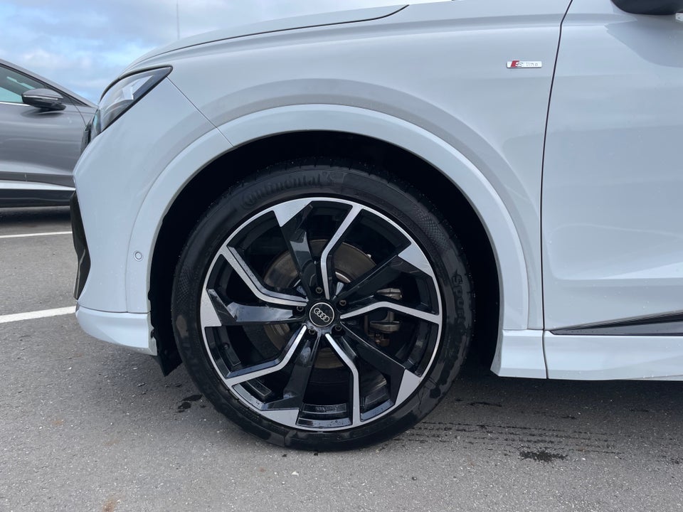 Audi Q4 e-tron 35 S-line 5d