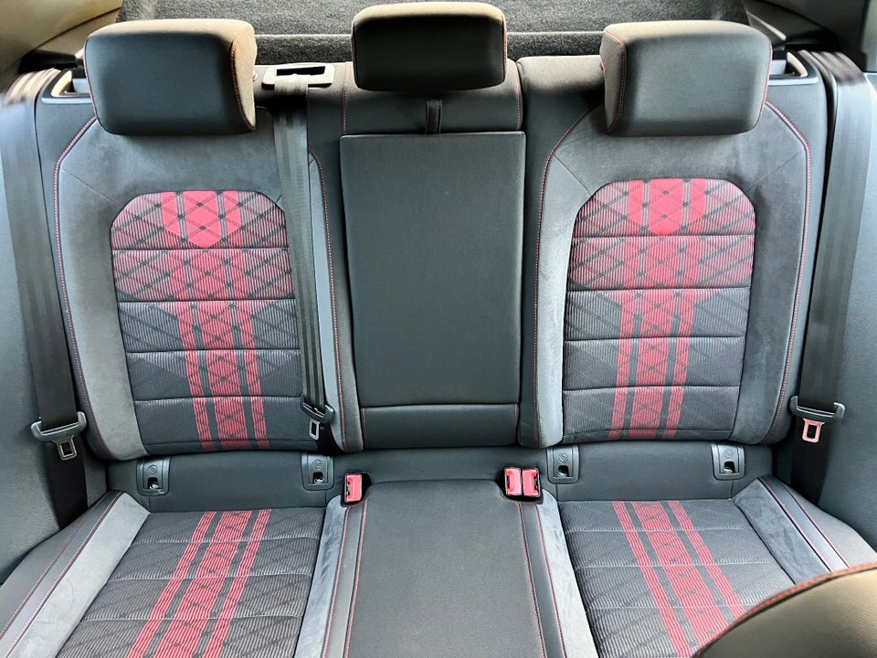 VW Golf VII 2,0 GTi TCR DSG 5d