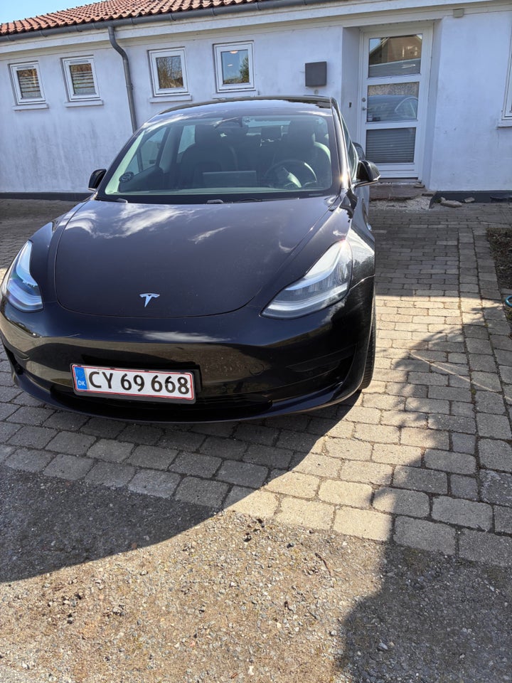 Tesla Model 3 Standard Range+ RWD 4d