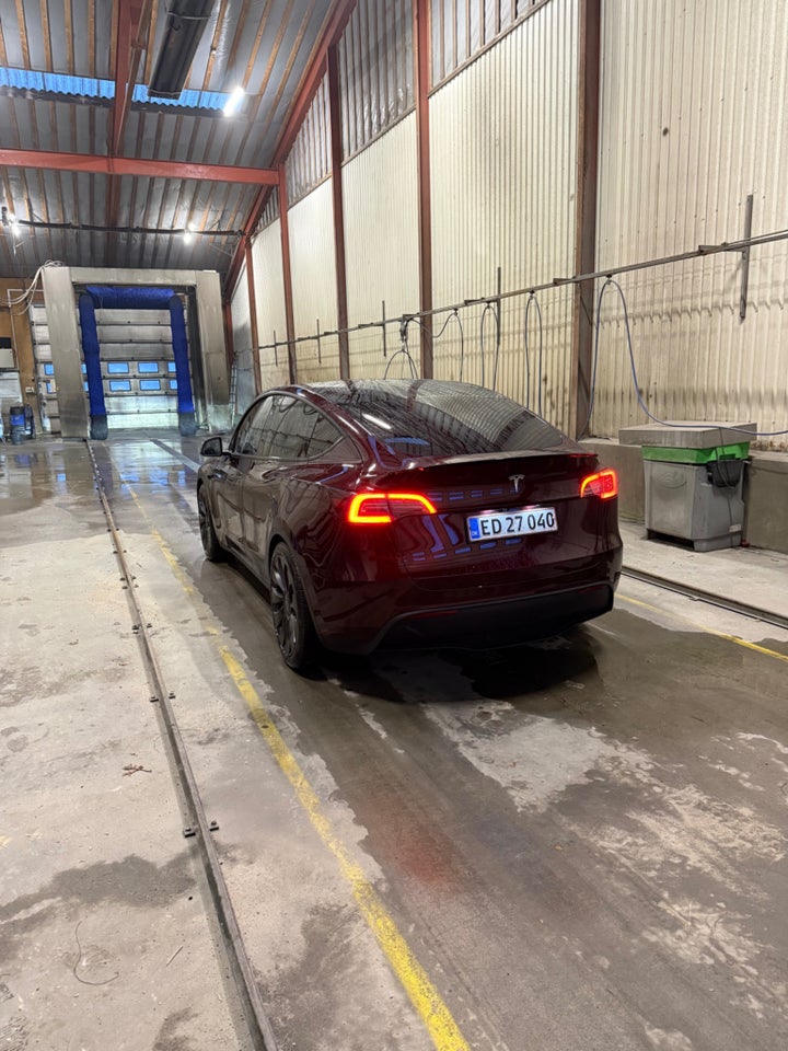 Tesla Model Y RWD 5d