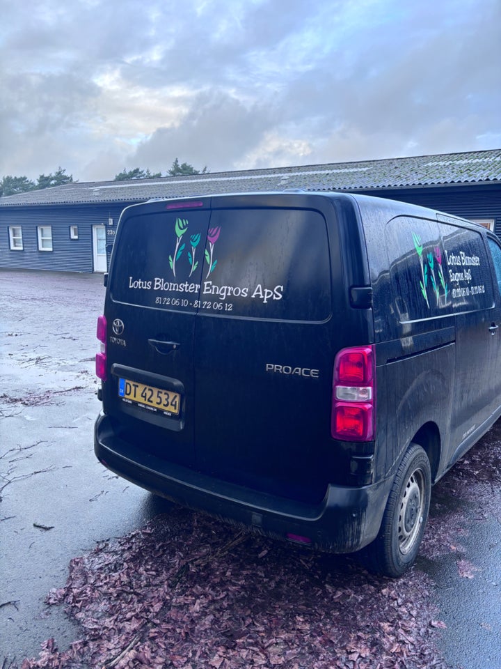 Toyota ProAce 2,0 D 122 Medium Comfort Master aut. 5d