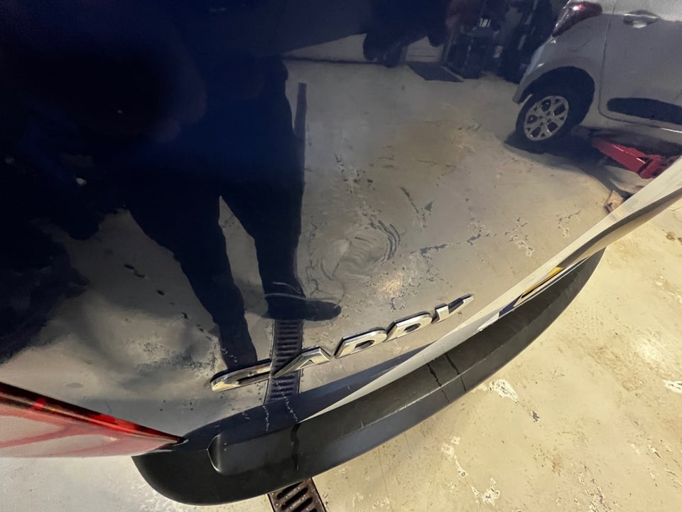 VW Caddy Maxi 1,6 TDi 102 BMT Van 4d