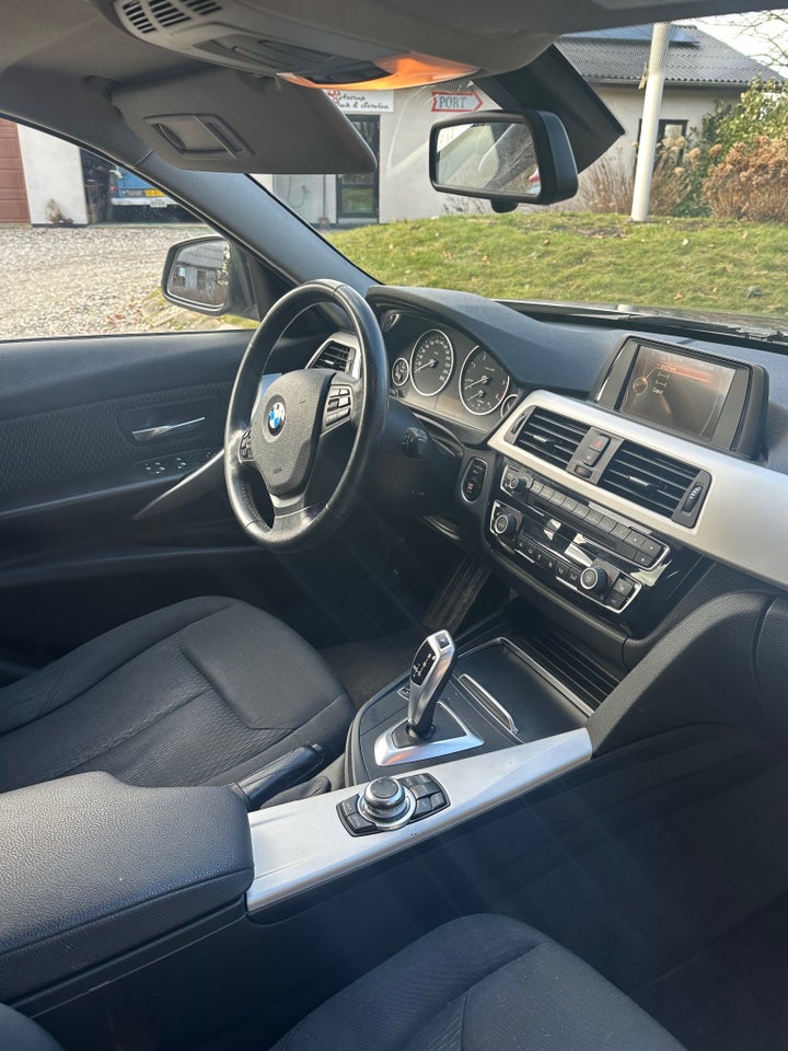 BMW 320d 2,0 Touring aut. 5d