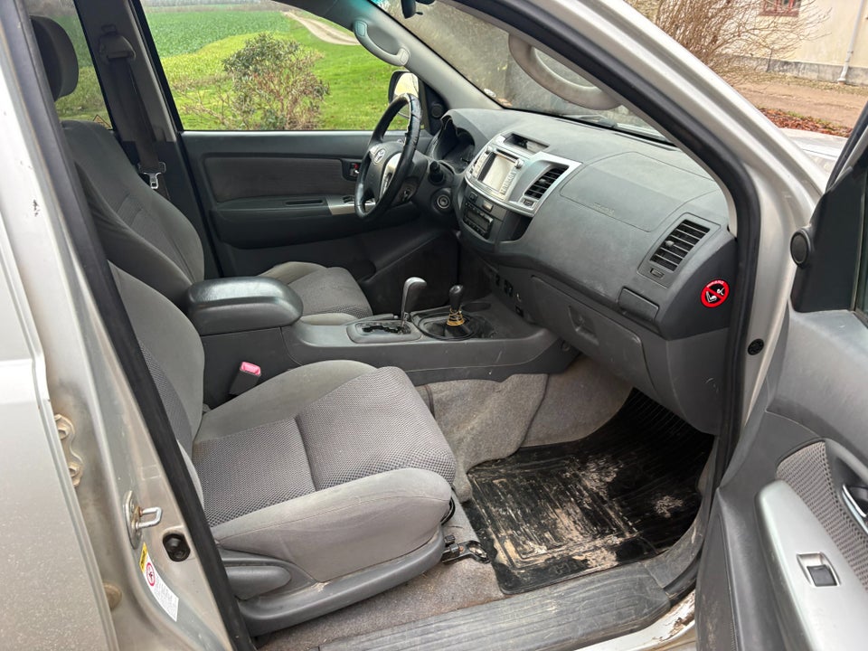 Toyota HiLux 3,0 D-4D Db.Kab aut. 4x4 T4 4d