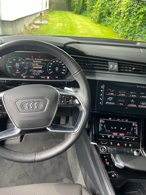 Audi Q8 e-tron 50 quattro 5d