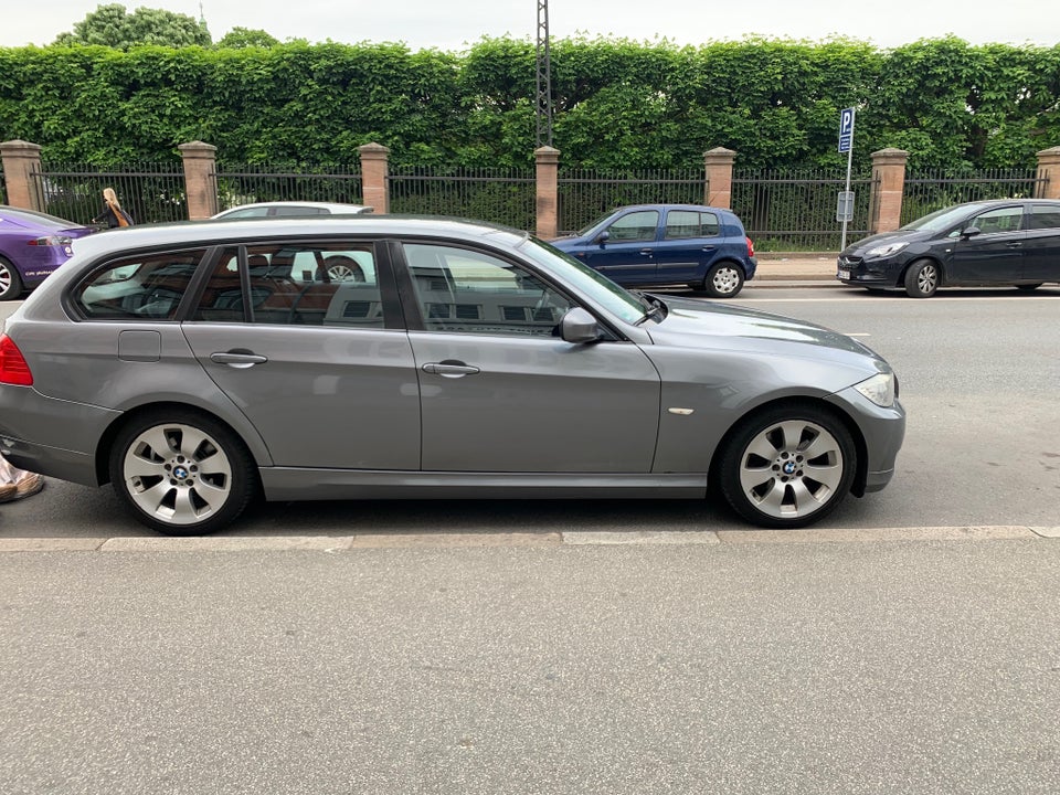 BMW 320d 2,0 Touring 5d