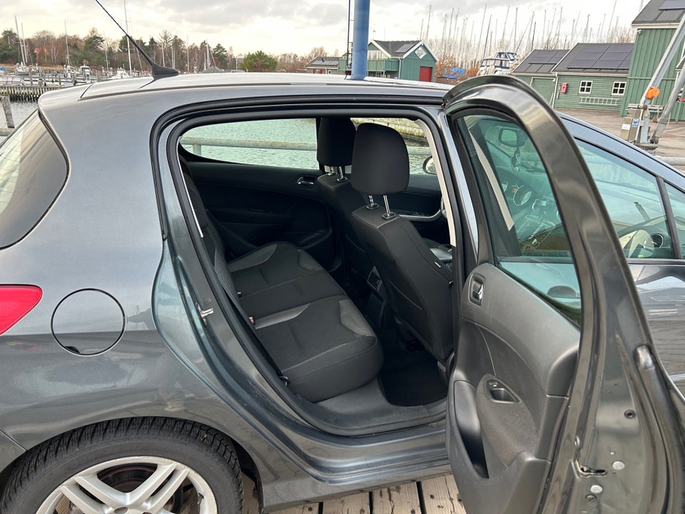 Peugeot 308 1,6 THP 156 Sportium 5d