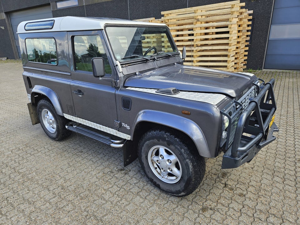 Land Rover Defender 90 2,5 TD5 Hard Top 3d