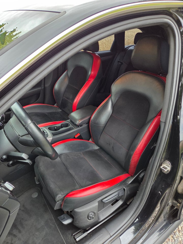 Audi A4 2,0 TFSi 225 S-line Avant quattro S-tr. 5d