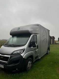 Peugeot Boxer 335 2,0 BlueHDi 163 L3 Hestetransport 2d