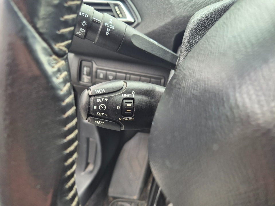 Peugeot 308 1,6 BlueHDi 120 Style SW 5d