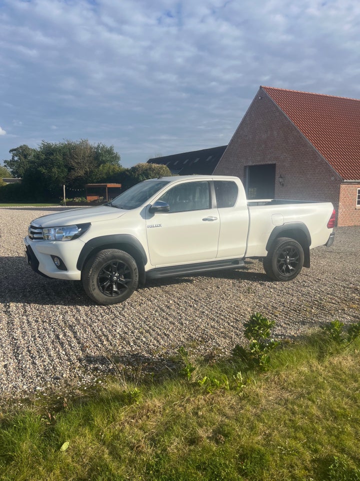 Toyota HiLux 2,4 D-4D 150 T2 Ex.Kab 4x4 4d