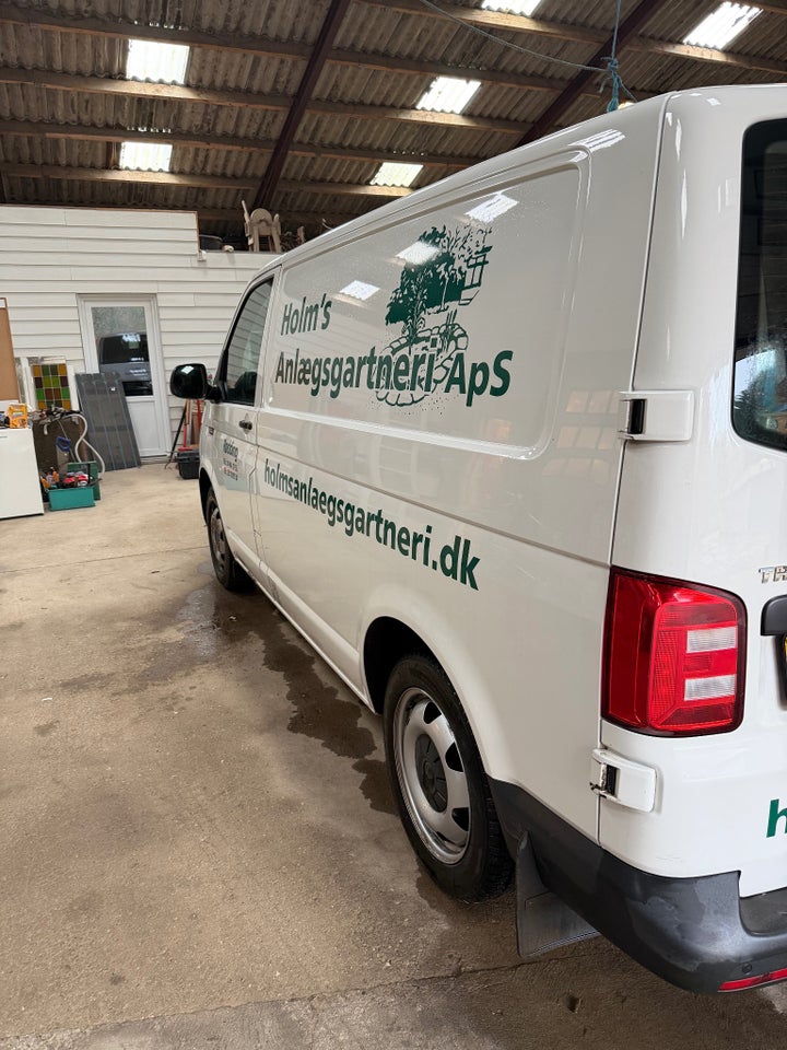 VW Transporter 2,0 TDi 180 Kassevogn DSG 4Motion kort