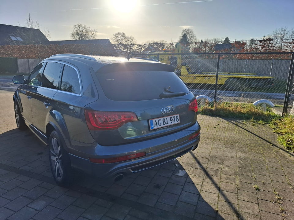 Audi Q7 3,0 TDi S-line quattro Tiptr. 7prs 5d