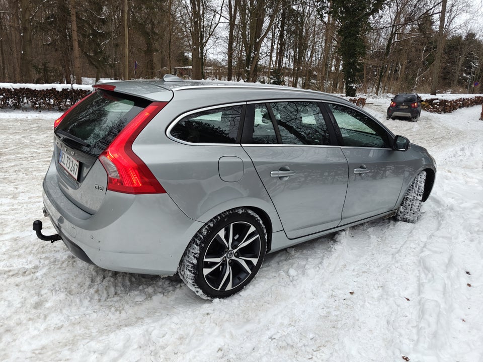 Volvo V60 2,0 D3 163 Summum aut. 5d