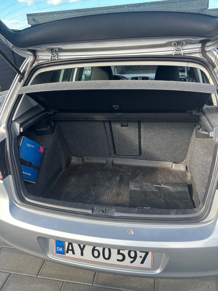 VW Golf VI 1,6 TDi 105 Comfortline DSG BMT 5d