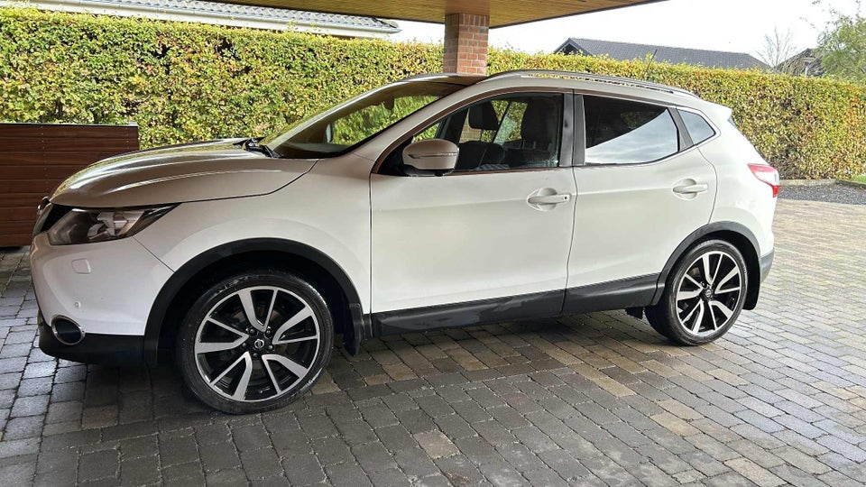 Nissan Qashqai 1,5 dCi 110 Tekna Van 5d