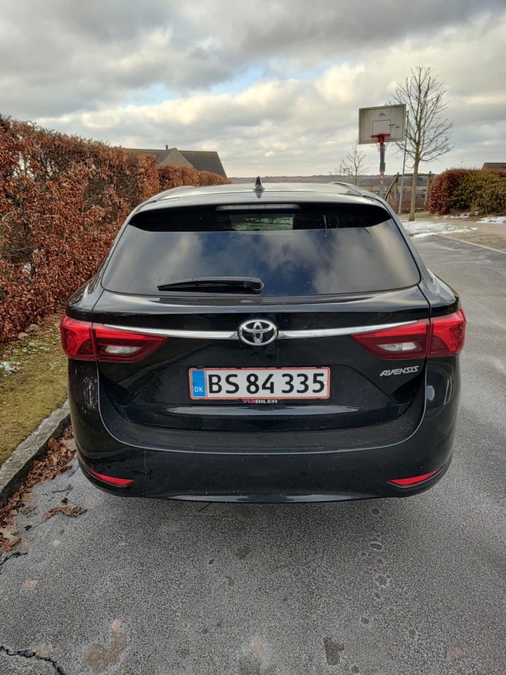 Toyota Avensis 1,8 VVT-i T1 Touring Sports 5d