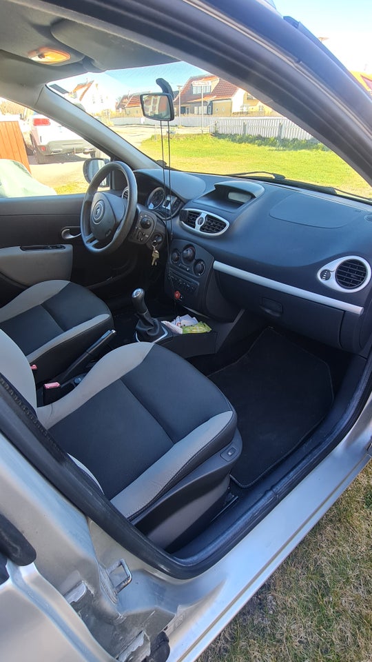 Renault Clio III 1,5 dCi 75 Avantage Sport Tourer 5d