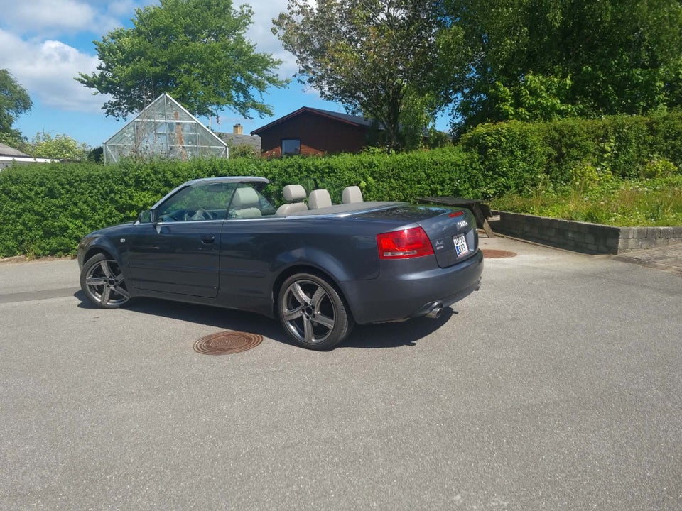 Audi A4 3,2 FSi quattro Cabriolet 2d