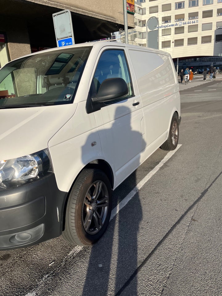 VW Transporter 2,0 TDi 114 Kassevogn kort 4d