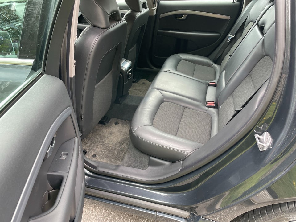 Volvo V70 2,0 T4 190 Momentum aut. 5d