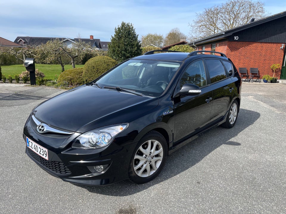 Hyundai i30 1,6 CRDi 90 Blue Drive CW 5d
