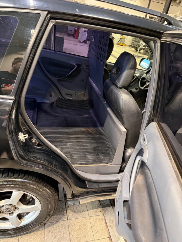 Toyota RAV4 2,0 VVT-i 4x4 5d