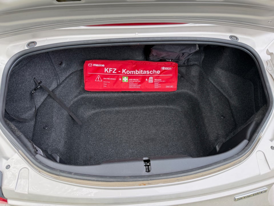 Mazda MX-5 2,0 SkyActiv-G 184 Roadster Kazari 2d