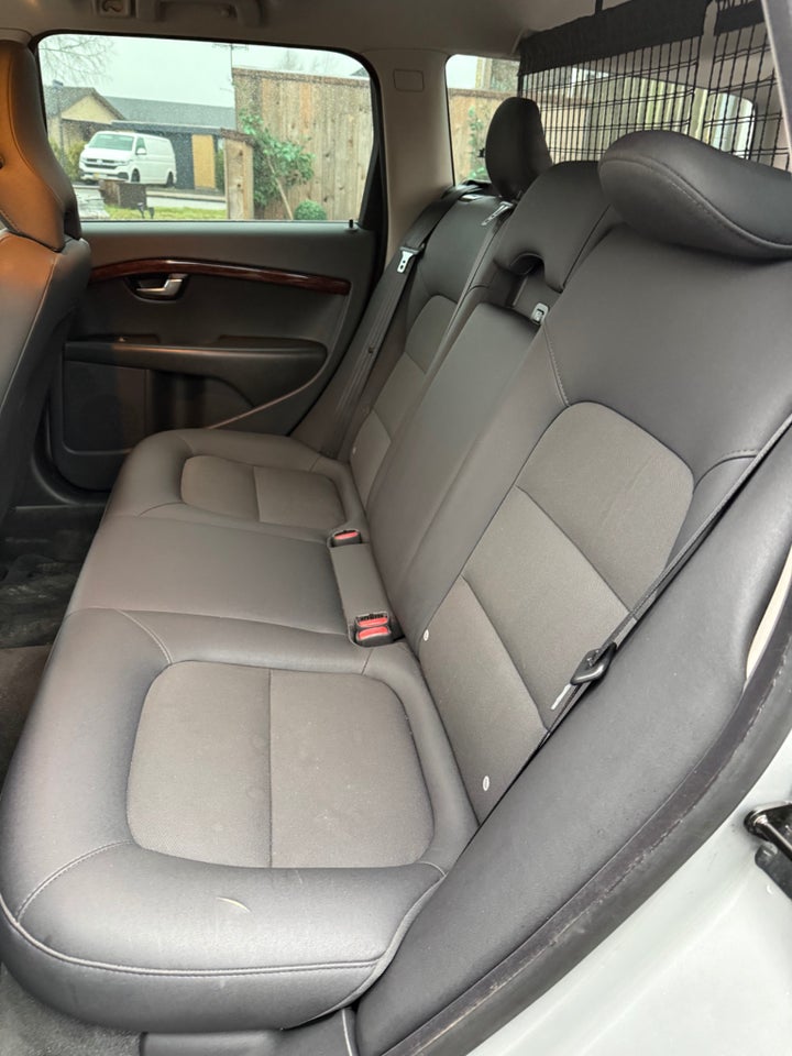 Volvo V70 2,4 D5 205 Summum aut. 5d