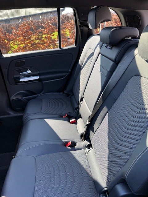 Mercedes EQB300 Progressive Advance Plus 4Matic 5d