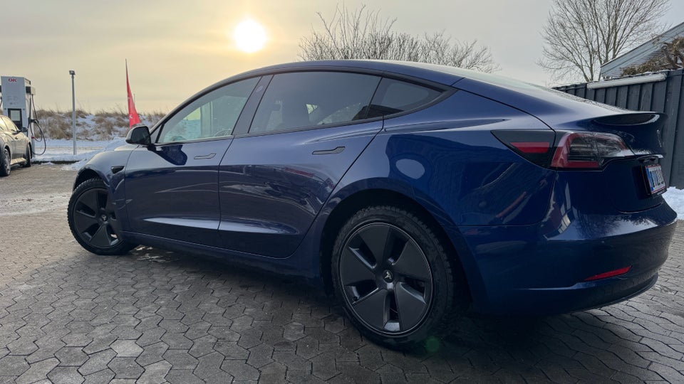 Tesla Model 3 Standard Range+ RWD 4d