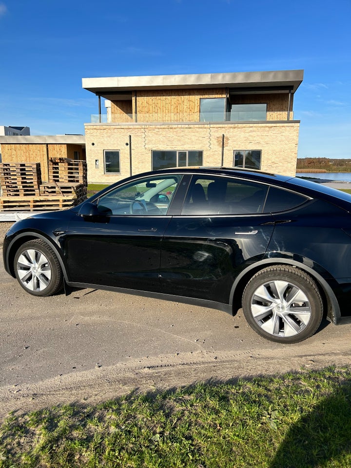 Tesla Model Y RWD 5d