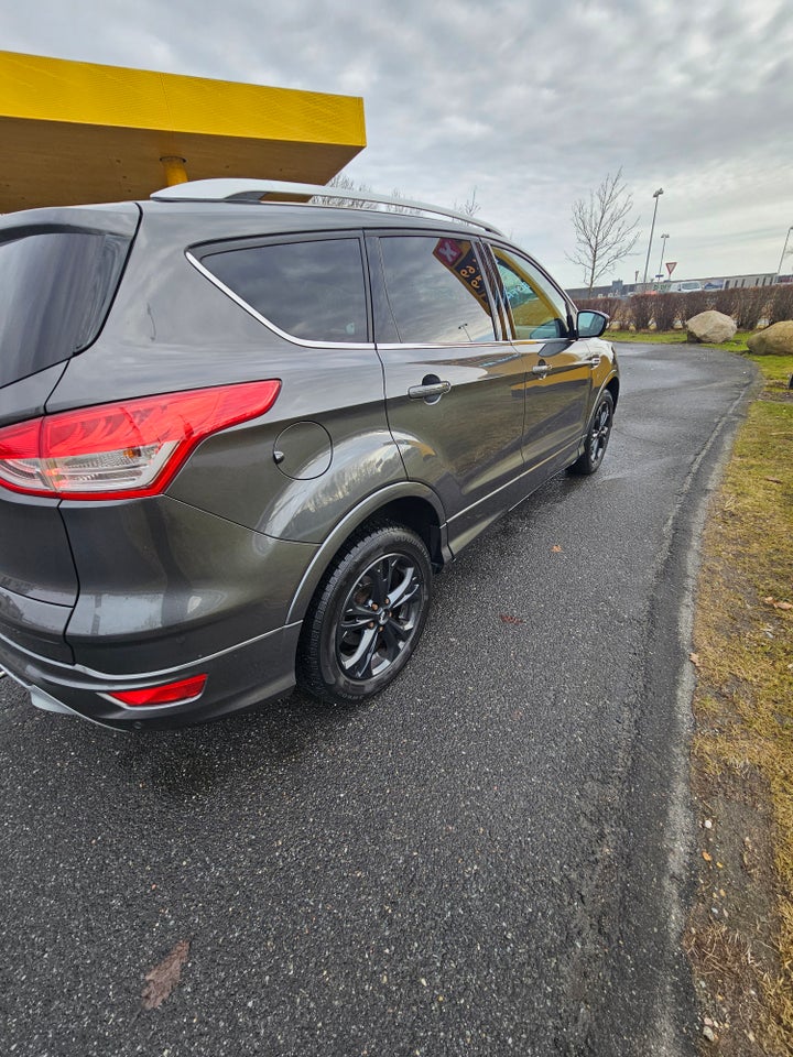 Ford Kuga 2,0 TDCi 180 Titanium aut. AWD 5d