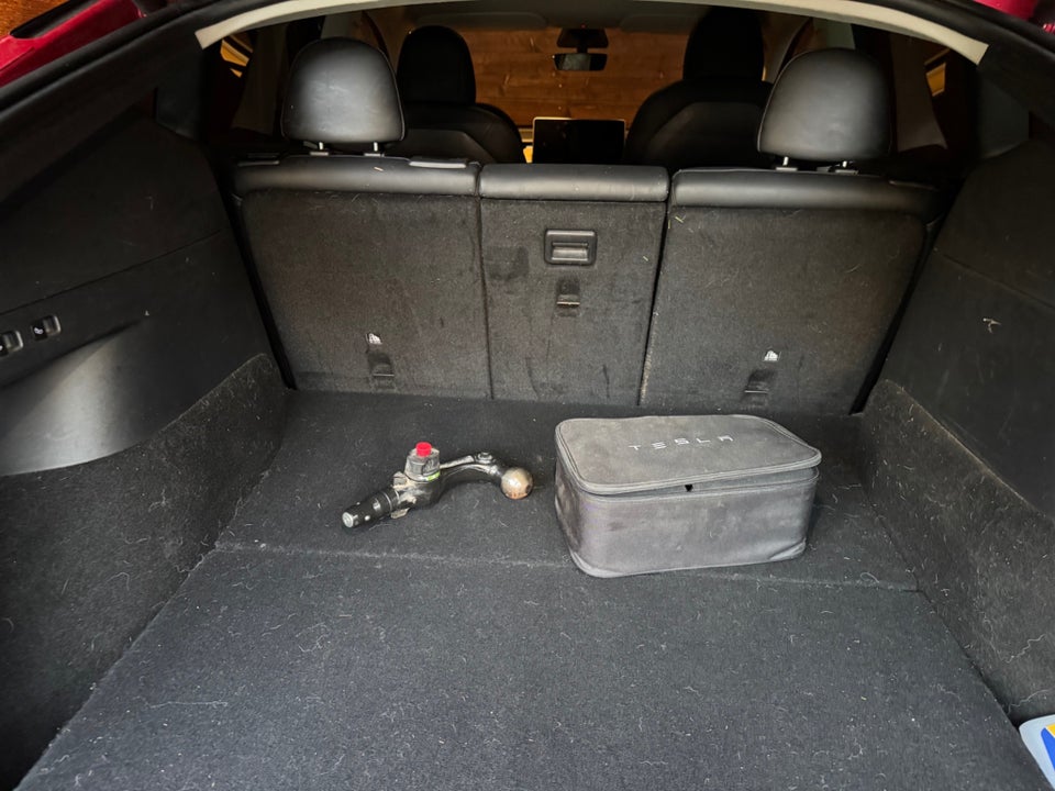 Tesla Model Y Long Range AWD 5d