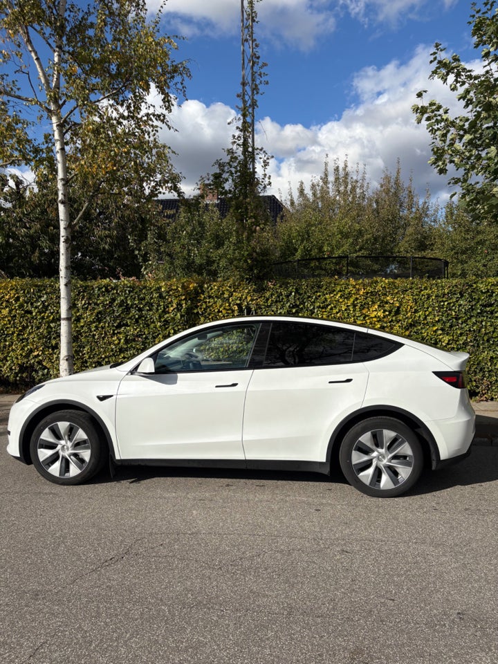 Tesla Model Y RWD 5d