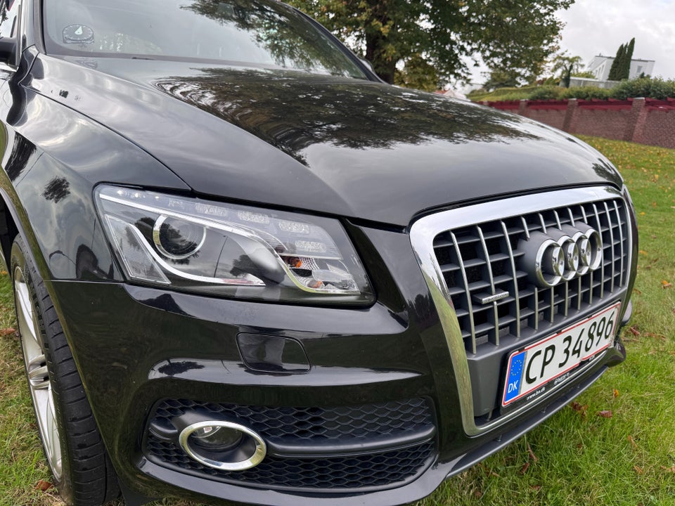 Audi Q5 2,0 TFSi 211 S-line quattro S-tr. 5d