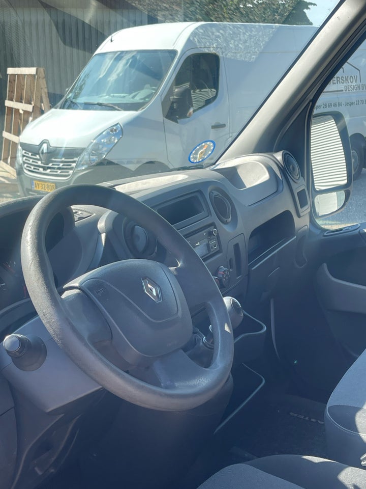 Renault Master III T35 2,3 dCi 135 L3H3 Kassevogn