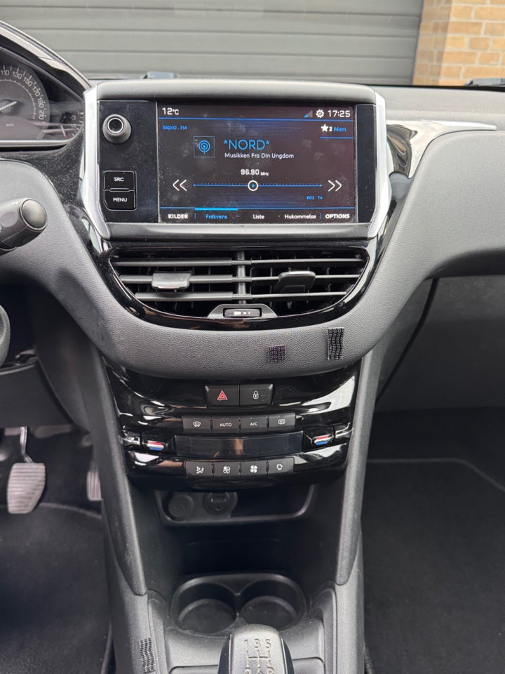 Peugeot 208 1,2 VTi 82 Allure 5d